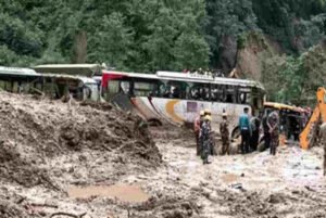नेपाळच्या महाप्रलयात महाराष्ट्रातील बेपत्ता पर्यटकांचा, राज्य सरकारकडून मदत आणि संपर्क क्रमांक
