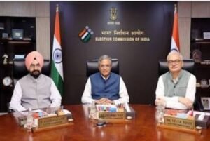 १० महिन्यांत १४ वेळा, दोन निवडणूक आयुक्तांनी निवडणूक आयोगाच्या निर्णयांवर अधिकृतपणे आक्षेप नोंदवले.