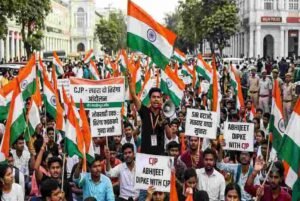 “तिरंगा फडकवणे हा गुन्हा नाही!” CJP चे संस्थापक अभिजित दिपके यांच्या नेतृत्वाखाली आज दिल्ली आणि मुंबईत ‘लहरा दो तिरंगा’ आंदोलन